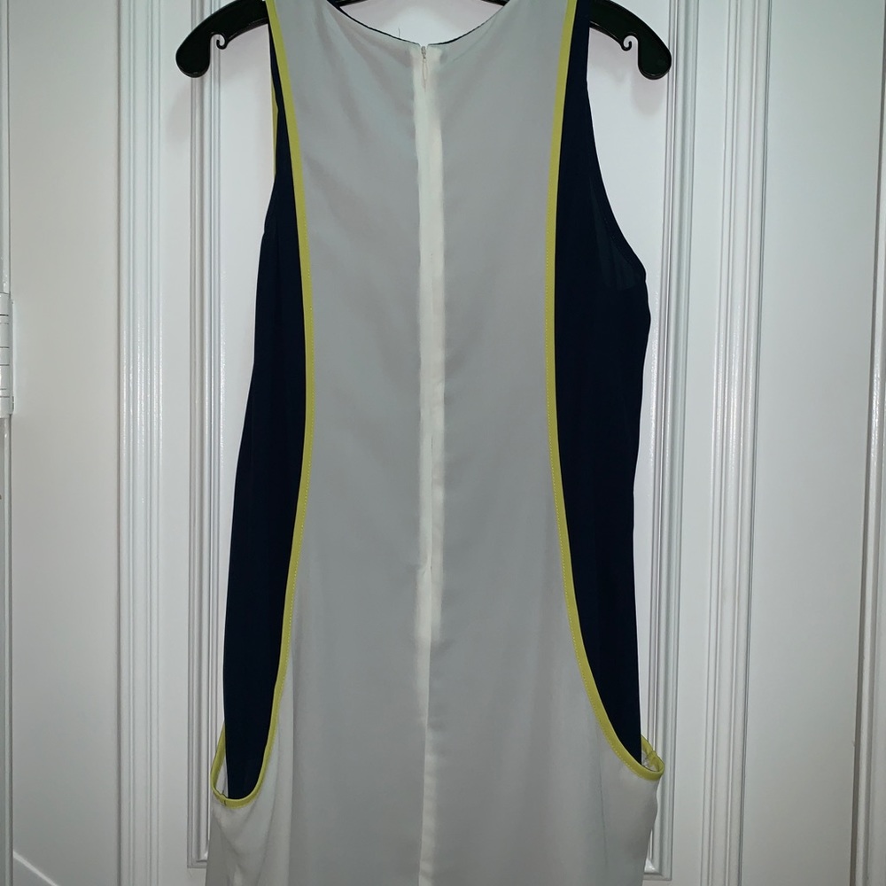 Tobi Dress - Picture 2 of 2